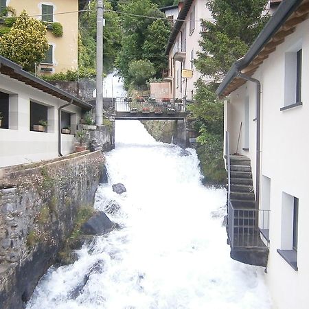 Casa In Riva Al Lago Варенна Экстерьер фото