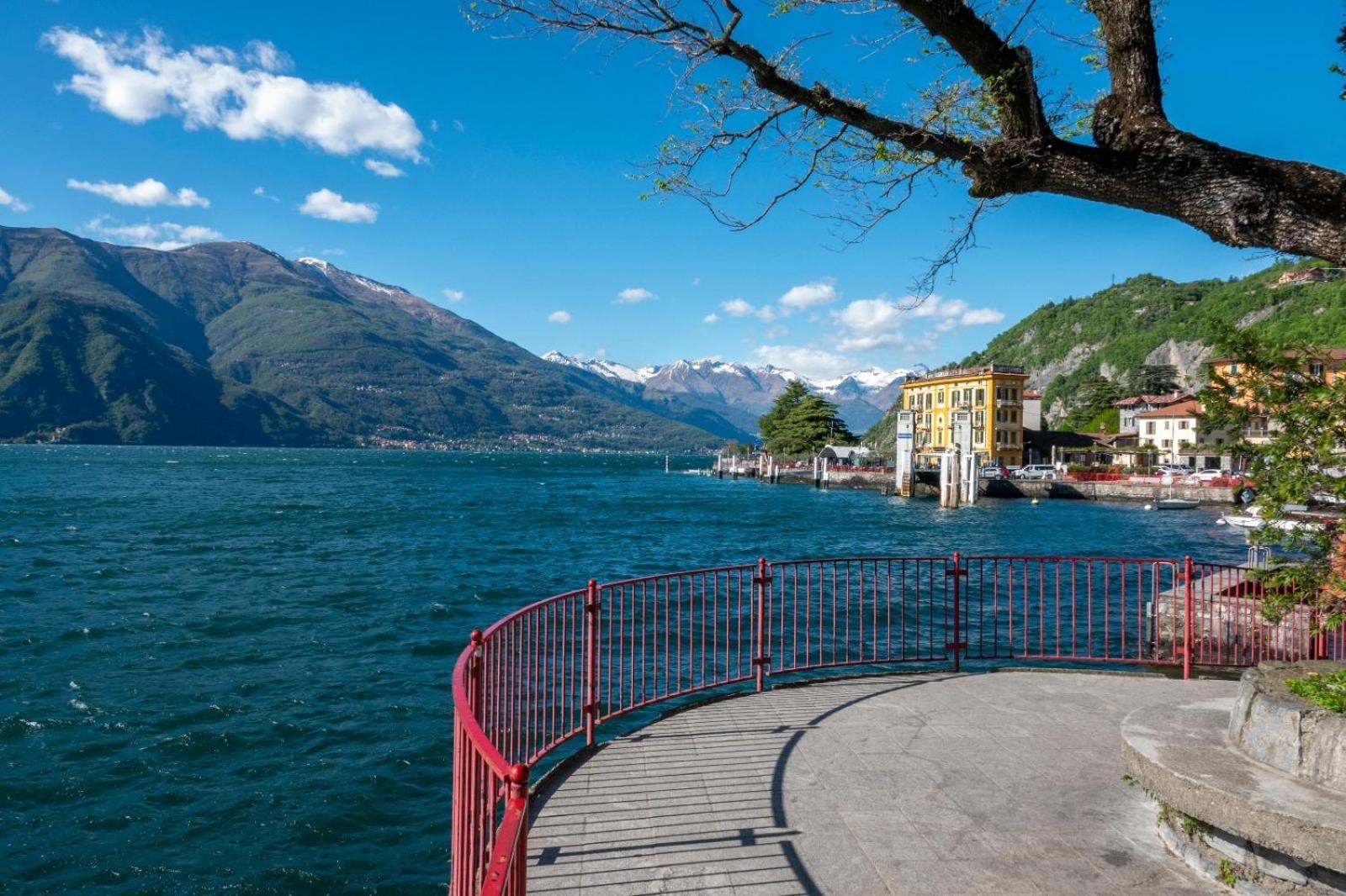 Casa In Riva Al Lago Варенна Экстерьер фото