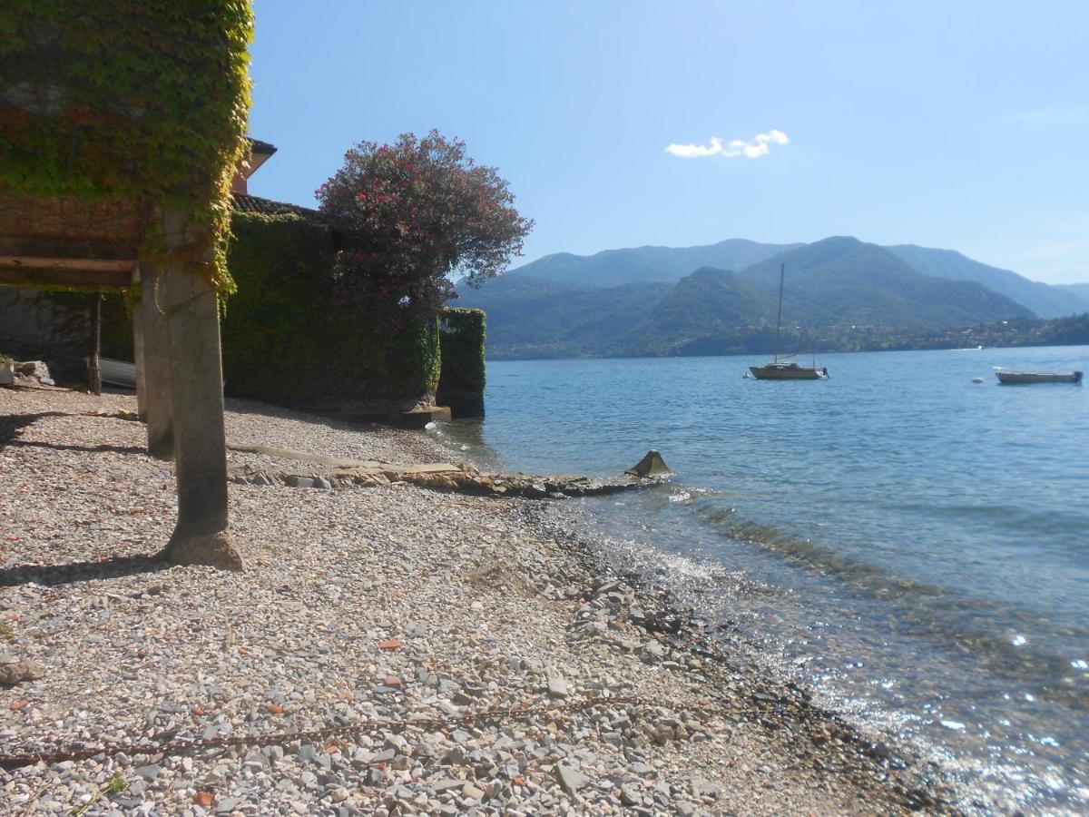 Casa In Riva Al Lago Варенна Экстерьер фото