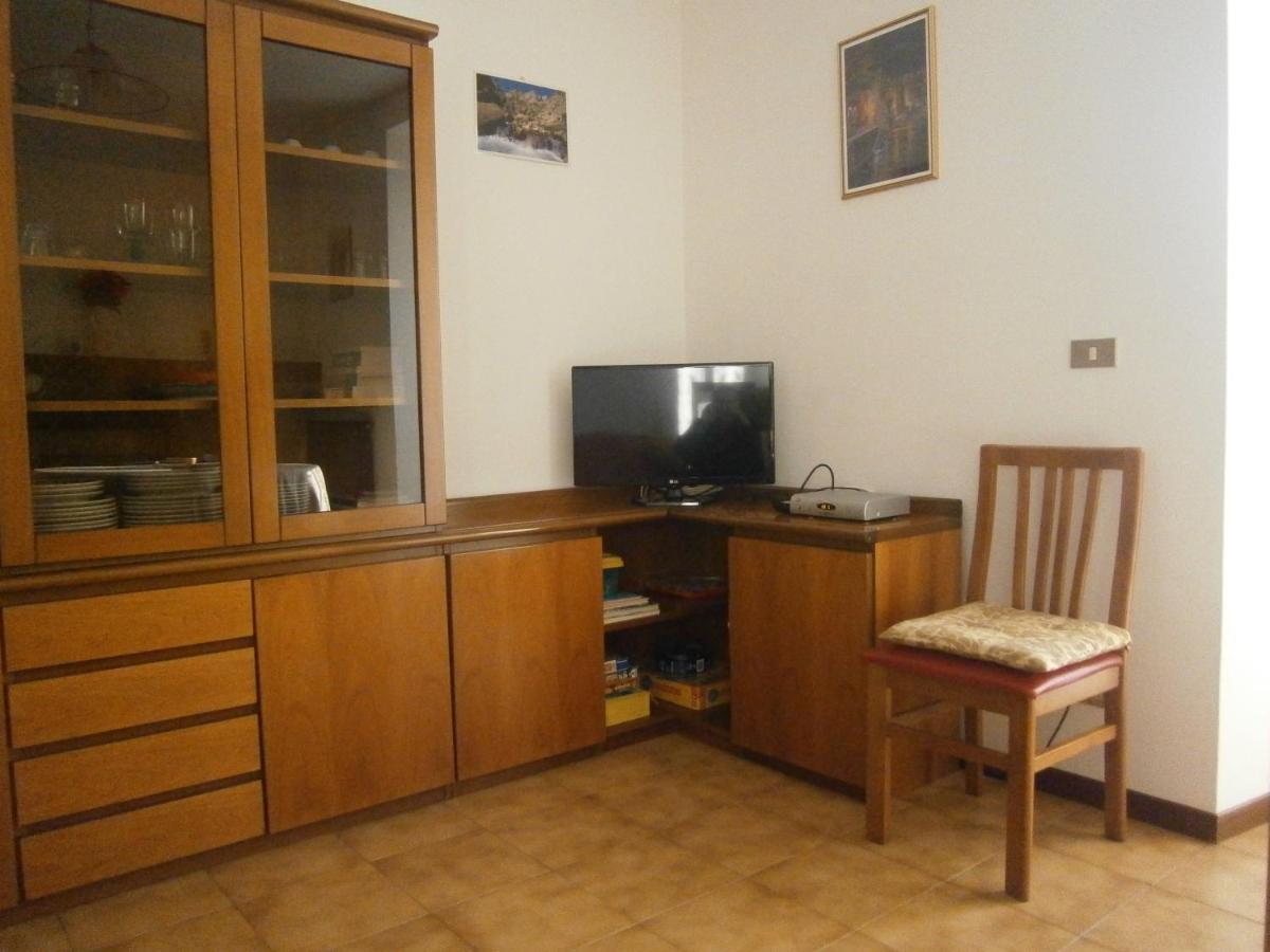 Casa In Riva Al Lago Варенна Экстерьер фото