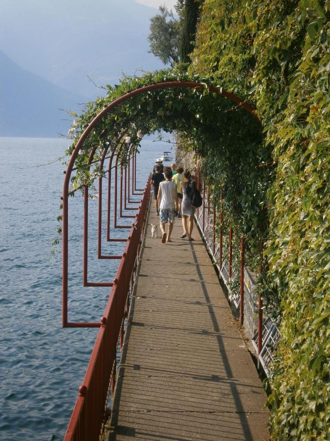 Casa In Riva Al Lago Варенна Экстерьер фото