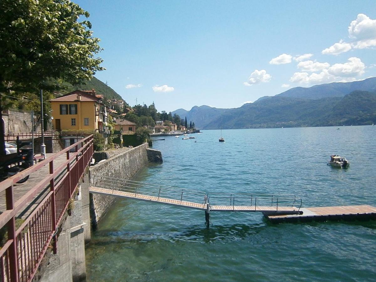 Casa In Riva Al Lago Варенна Экстерьер фото